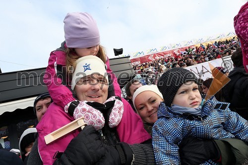 Simon Potrč, Mestna občina Maribor; Mojca Abram; njuna otroka