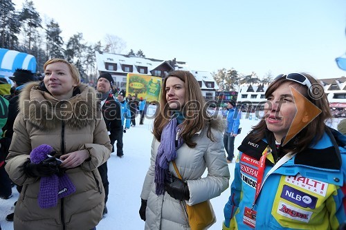 Ina Kukovič, svetovalka v kabinetu Janeza Janše; Urška Bačovnik Janša, soproga Janeza Janše;  Barbara Kürner Čad, direktorica smučarske zveze Slovenije