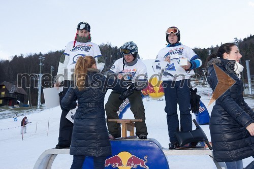 Luka Mohorko, 2.mesto; Sašo Brecelj, 1. mesto; Gorazd Šlamberger, 3. mesto; Red Bull promotorki