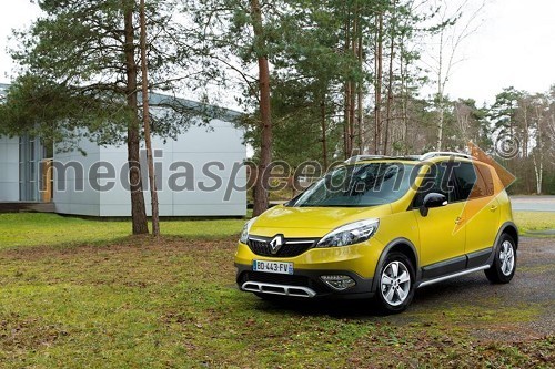 Renault Scenic XMod - vodilni enoprostornik kot križanec