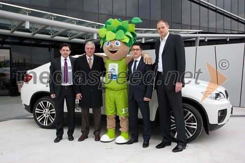 Aleš Križnar, Eurobasket; Iztok Rems, KZS; Lipko; Lothar Schupet, generalni direktor BMW Group Slovenija; Rašo Nesterović, košarkar