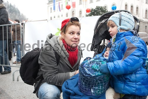 Karin Komljanec, igralka z otroki