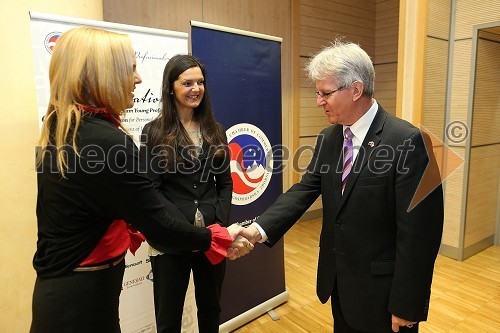 Mag. Ajša Vodnik, izvršna direktorica Ameriške gospodarske zbornice (AmCham); Jasna Mihelj Coustaury, Aviat d.o.o.; dr. Petr Voznica, veleposlanik Češke republike v Sloveniji 	 
	