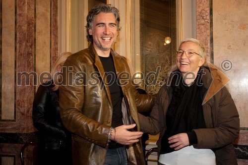 	Jan Plestenjak, glasbenik; Alenka Žavbi, fotografinja