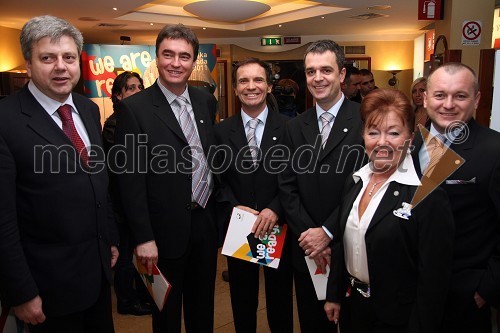 Andrej Verlič, mariborski podžupan, Milan Zver, minister za šolstvo, ..., ..., Tjaša Andree Prosenc, odvetnica ter prva slovenska dobitnica kolajne na Univerzijadi in Franc Kangler, mariborski župan