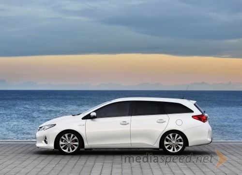 Nova Toyota Auris Touring Sports