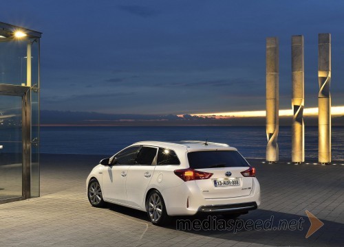 Nova Toyota Auris Touring Sports