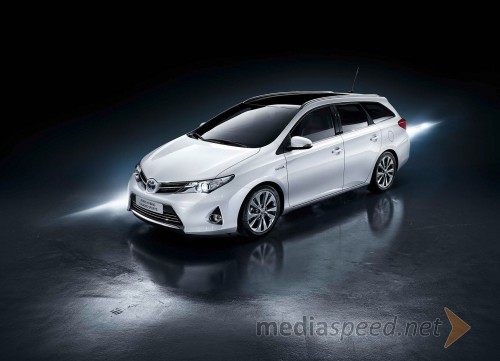 Nova Toyota Auris Touring Sports