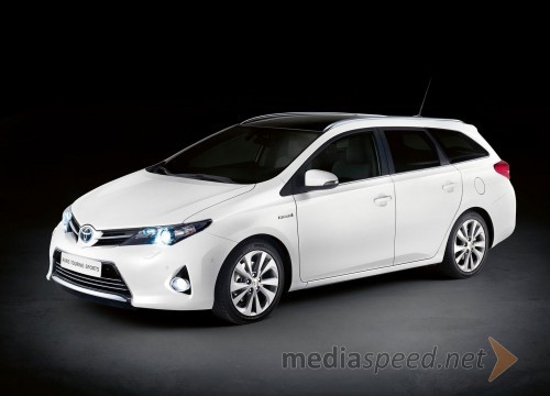 Nova Toyota Auris Touring Sports