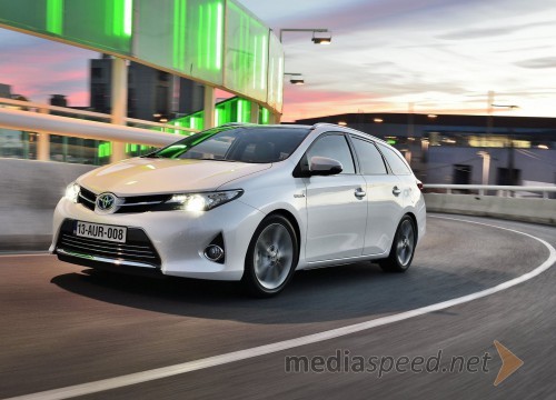 Nova Toyota Auris Touring Sports