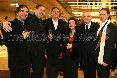 Saša Čano, igralec ki je igral Sanča, Peter Feranec, dirigent, Vasko Simoniti, minister za kulturo, Mirjam Kalin, igralka ki je igrala Lepo Dulcinejo, Kristijan Ukmar, ravnatelj SNG Opera in Balet Ljubljana in Konstantin Gorny, igralec ki je igral Don Kihota