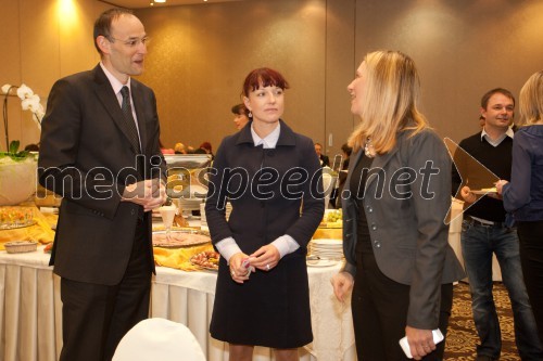 Mag. Aleksander Salkič, svetovalec predsednika uprave Petrol d.d.; Urša Manček, pomočnica predsednika uprave Zavarovalnice Triglav; ...