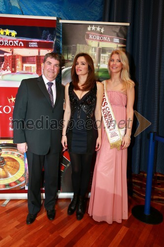 Tomaž Černe, direktor IZC Korona; Severina, pevka; Lara Koren, Miss Casino Korona 2013