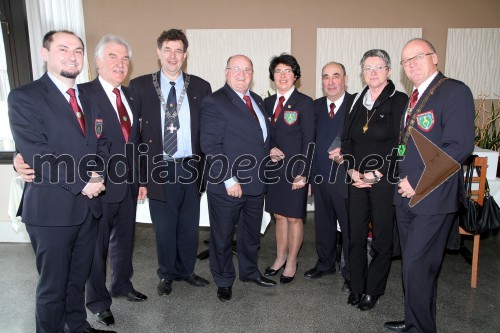 Gašpar Gašpar Mišič, poslanec; Boris Lisjak,vinar; Boris Gašparin, sommelier, dr. Livio Jakomin, Univerza na Primorskem; Majda Brdnik, Kmetijsko gozdarski zavod Ndva Gorica; dr. Stanislav Renčelj, kulinarik; Tatjana Klun, podjetnica; Miroslav Klun, podjetnik