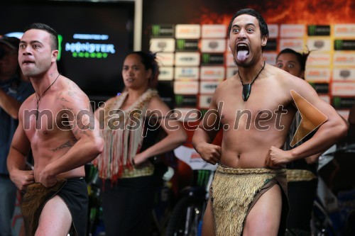 Maori med nastopom