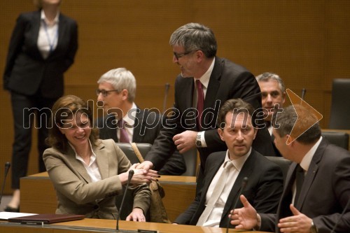 Mag. Alenka Bratušek, predsednica vlade RS; Roman Jakič, minister za obrambo