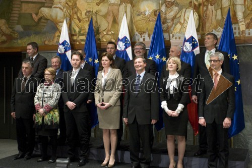 Mag. Alenka Bratušek, predsednica vlade RS in ministri