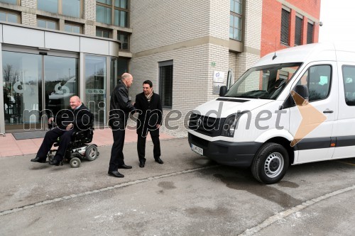 ...; Robert Cugelj, direktor Inštituta RS za rehabilitacijo; Danilo Ferjančič, generalni direktor Porsche Slovenija d.o.o.