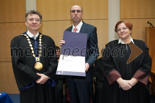 Prof. dr. Danijel Rebolj, rektor Univerze v Mariboru; dr. Jernej Kovač, Filozofska fakulteta UM; prof. dr. Alja Lipavic Oštir, prodekanka za izobraževalno dejavnost Filozofska fakulteta UM