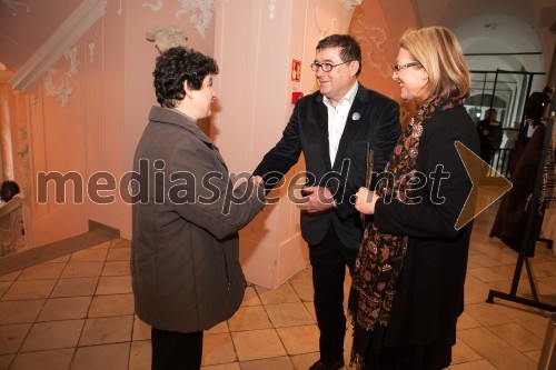 Marina Rojko, Pokrajinski muzej Maribor; dr. Andrej Fištravec, župan MOM; Mirjana Koren, direktorica Pokrajinskega muzeja Maribor