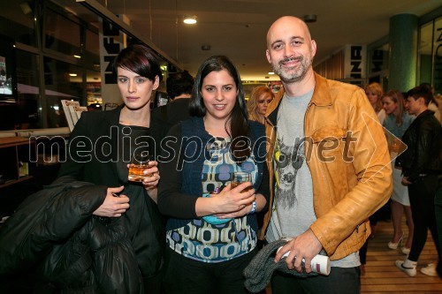 Zlata Okugić, manekenka; Tina Modlic, vizažistka; Aleš Bravničar, fotograf