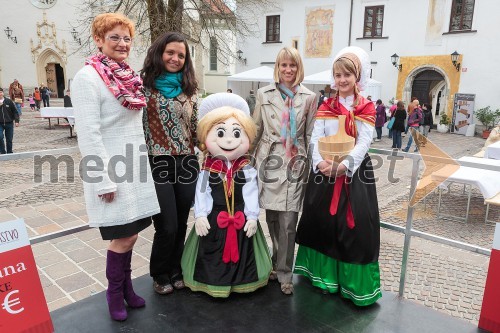 Marjeta Langus, SKB; Nina Balent, Zveza prijateljev mladine Ljubljana Moste Polje; mag. Bojana Novak, direktorica ključnih strank SKB