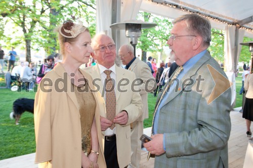 Katjuša Rojac, vodja galerije Loterije Slovenija; Boštjan Pirc; Janez Fajfar, župan občine Bled