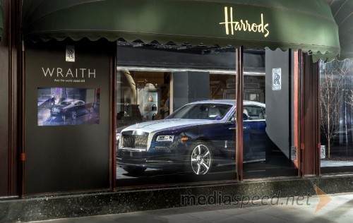 Rolls-Royce Wraith v izložbi veleblagovnice Harrods