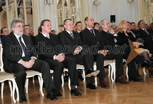 Dušan Kumer, poslanec SD, Bojan Šrot, župan občine Celje, Franc Kangler, mariborski župan, Janez Janša, predsednik Vlade Republike Slovenije, Milan Predan - Pipi, direktor ČZP Večer in njegova žena Darka Zvonar Predan