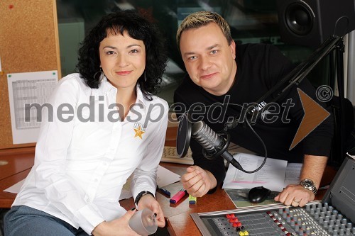 Polona Požgan in Sašo Papp, voditelja jutranjega programa Radia Center