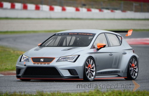 Seat Leon Cup Racer na srečanju ob Vrbskem jezeru