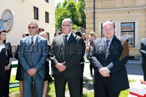 Andrej Kirm, Nova KBM, vodja 
podružnice Dolenjska-Posavje; Alojz Muhič, župan občine Novo mesto; Aleš Hauc, predsednik uprave Nova KBM