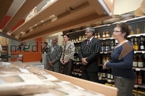 Dragan Bosnić, poslanec; mag. Alenka Bratušek, predsednica vlade RS; Roman Jakič, minister za obrambo; Karolina Babič, vodja CAAP