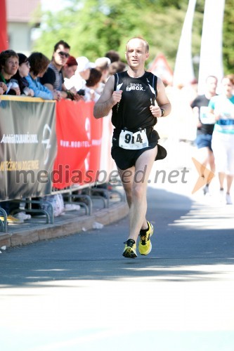 33. Maraton treh src, tekači