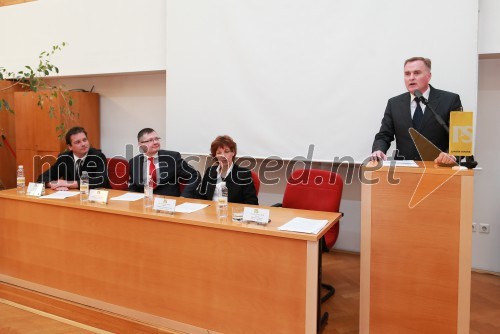 Igor Žula, predsednik Slovenskega logističnega združenja; mag. Igor Marinič, namestnik generalnega direktorja Pošta Slovenije; dr. Elen Twrdy, dekanka Fakultete za pomorstvo in promet Univerze v Ljubljani; prof. dr. Bojan Rosi, dekan Fakultete za logistiko Univerze v Mariboru