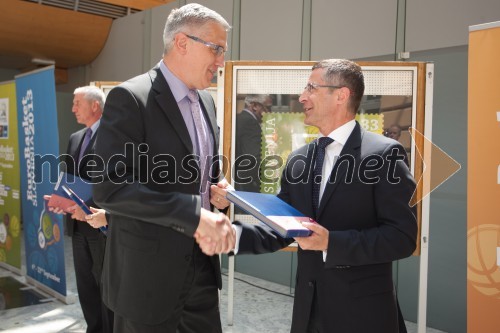 Peter Vilfan, poslanec; mag. Boris Novak, generalni direktor Pošte Slovenije