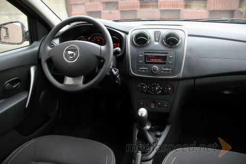 Dacia Sandero 1.5 dCi 75 Laureate, notranjost