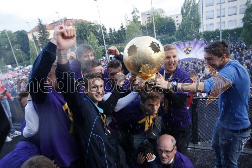 Nogometaši NK Maribor