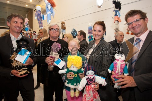 Tomaž Bergoč, izvršni direktor UNICEF-a Slovenija; Lado Leskovar, ambasador UNICEF-a Slovenija; Žana Drolc, Junior ambasadorka UNICEF-a; Nina Zidar Klemenčič, članica upravnega odbora UNICEF-a Slovenija; Dejan Turk, predsednik upravnega odbora UNICEF-a Slovenija