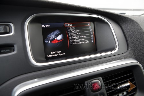 Volvo
V40 T4 Momentum - HD ekran