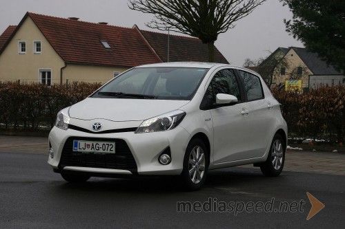 Toyota Yaris Hybrid 1.5 VVT-i Sol