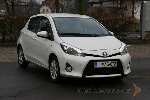 Toyota Yaris Hybrid 1.5 VVT-i Sol