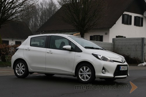 Toyota Yaris Hybrid 1.5 VVT-i Sol