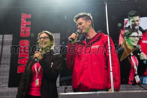 Natalija Bratkovič, novinarka Radia City; Boštjan Bračič, moderator na Radiu City in pevec