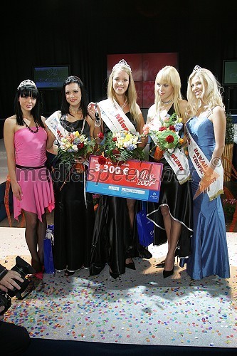 Sabina Mali, Miss Hawaiian Tropic 2007, Alma Avdić, druga spremljevalka Miss Hit Stars 2007, Danijela Moravac, Miss Hit Stars 2007, Hana Hervatski, prva spremljevalka Miss Hit Stars 2007 in Nina Stropnik, Miss Hawaiian Tropic 2007