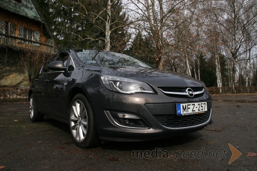 Opel Astra 1.7 CDTI Cosmo (96 kW)