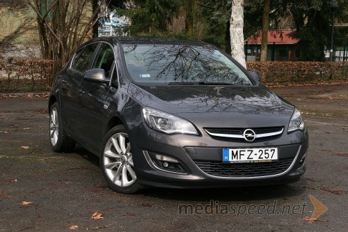 Opel Astra 1.7 CDTI Cosmo (96 kW)