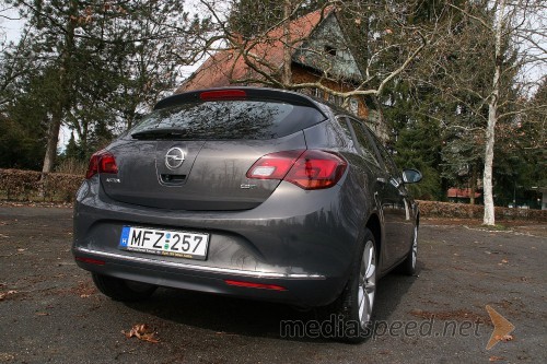 Opel Astra 1.7 CDTI Cosmo (96 kW)