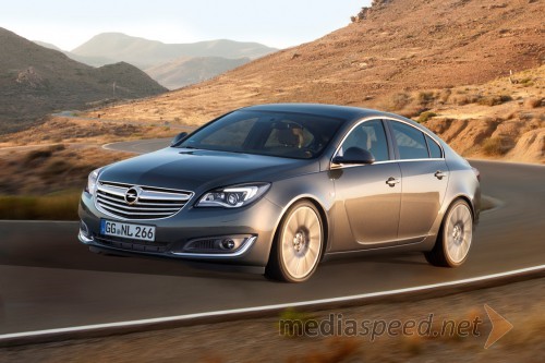 Nova Opel Insignia – Motorna in infozabavna revolucija