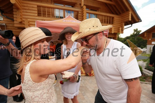 Barbra Jerman, urednica revije Lady; Tony Cetinski, pevec